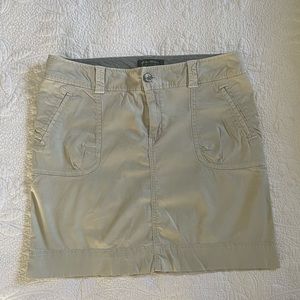 Eddie Bauer Women’s Size 8 Light Khaki Cargo Walking/hiking Skirt